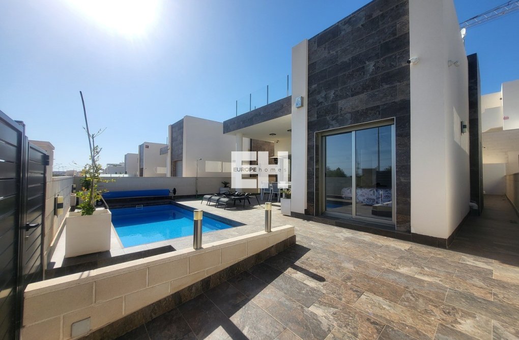 Herverkoop - villa - Villamartin - Costa Blanca