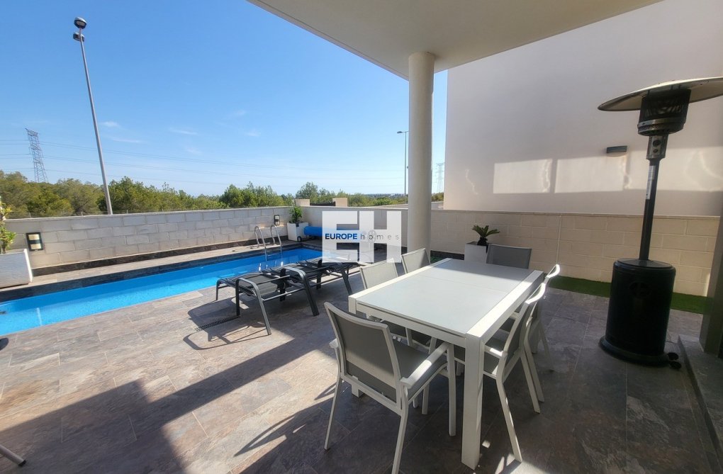 Herverkoop - villa - Villamartin - Costa Blanca