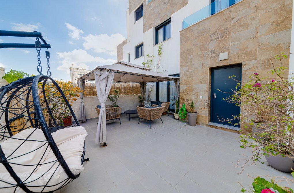 Herverkoop - villa - Villamartin - Costa Blanca