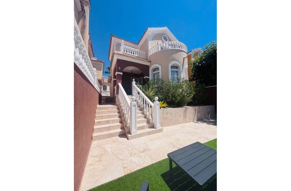 Herverkoop - villa - Villamartin - Costa Blanca
