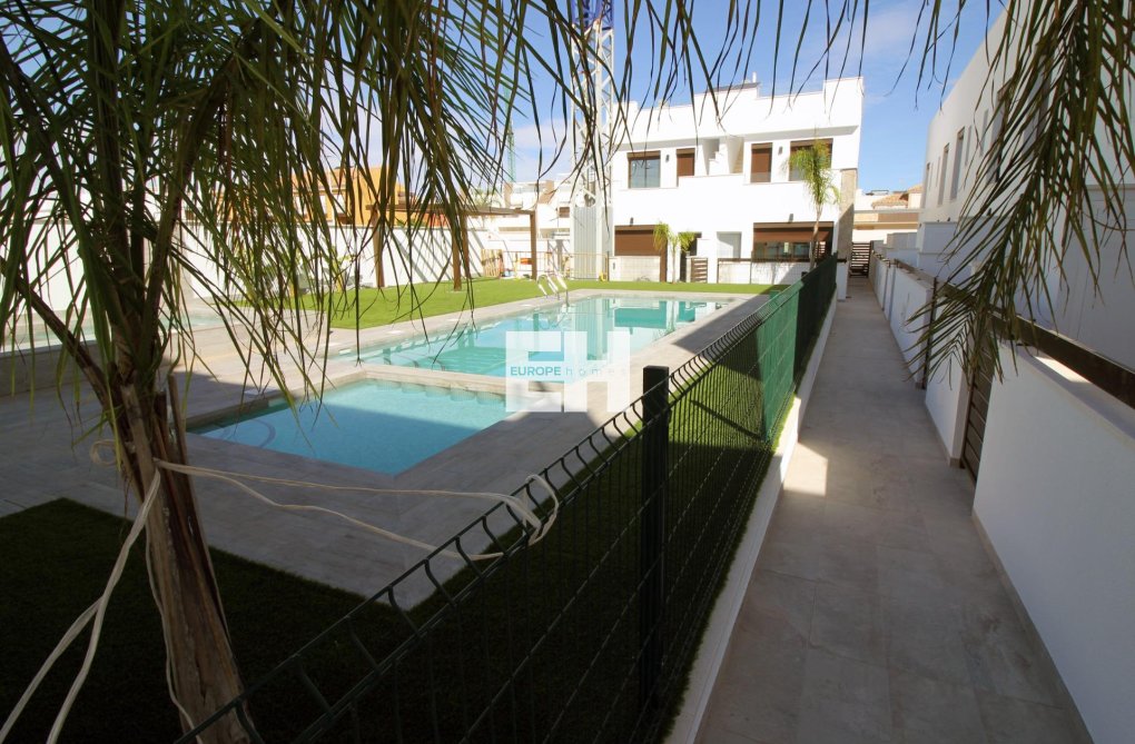New Build - town house - Pilar de la Horadada - parque Andromeda