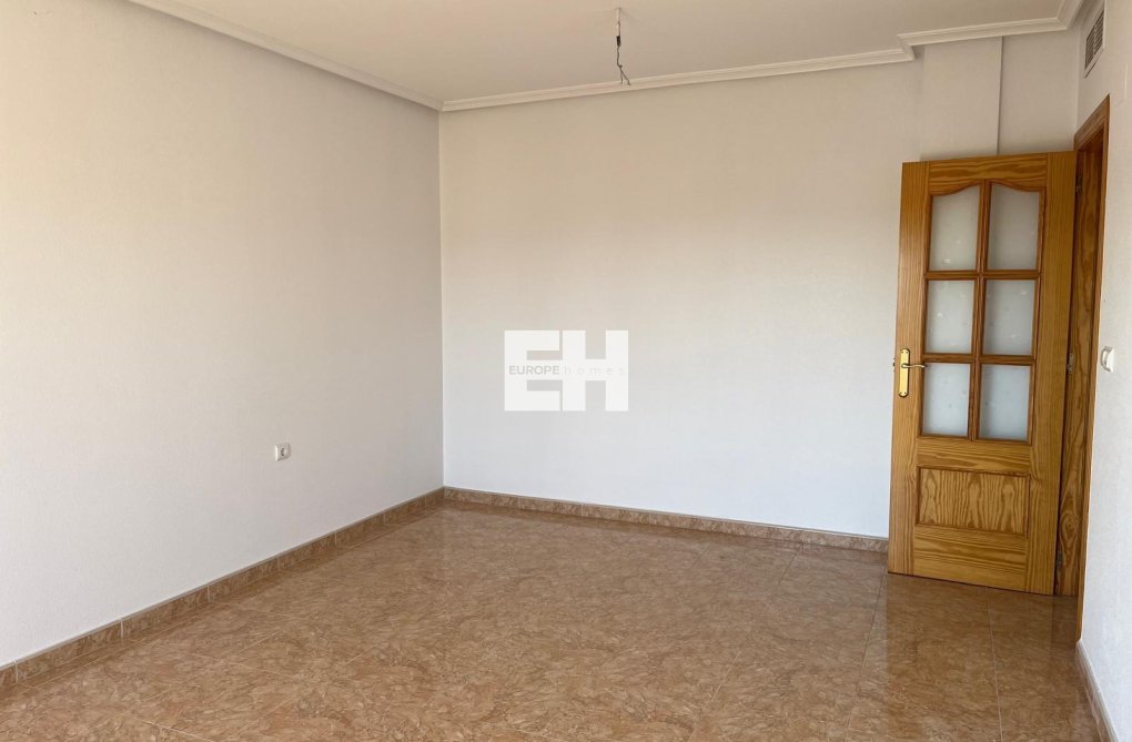 Resale - Apartment - Almoradí