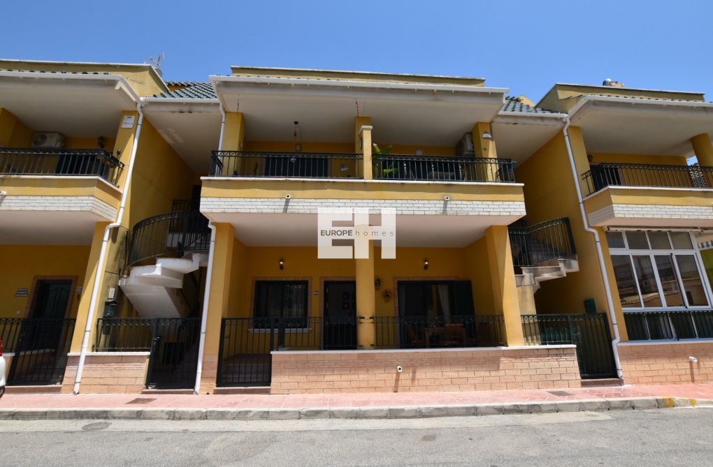 Resale - Apartment - Daya Vieja - Costa Blanca