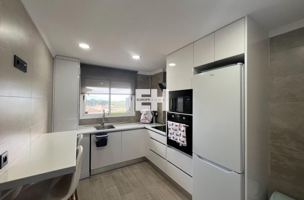 Resale - Apartment - Dolores - Comunidad Valenciana