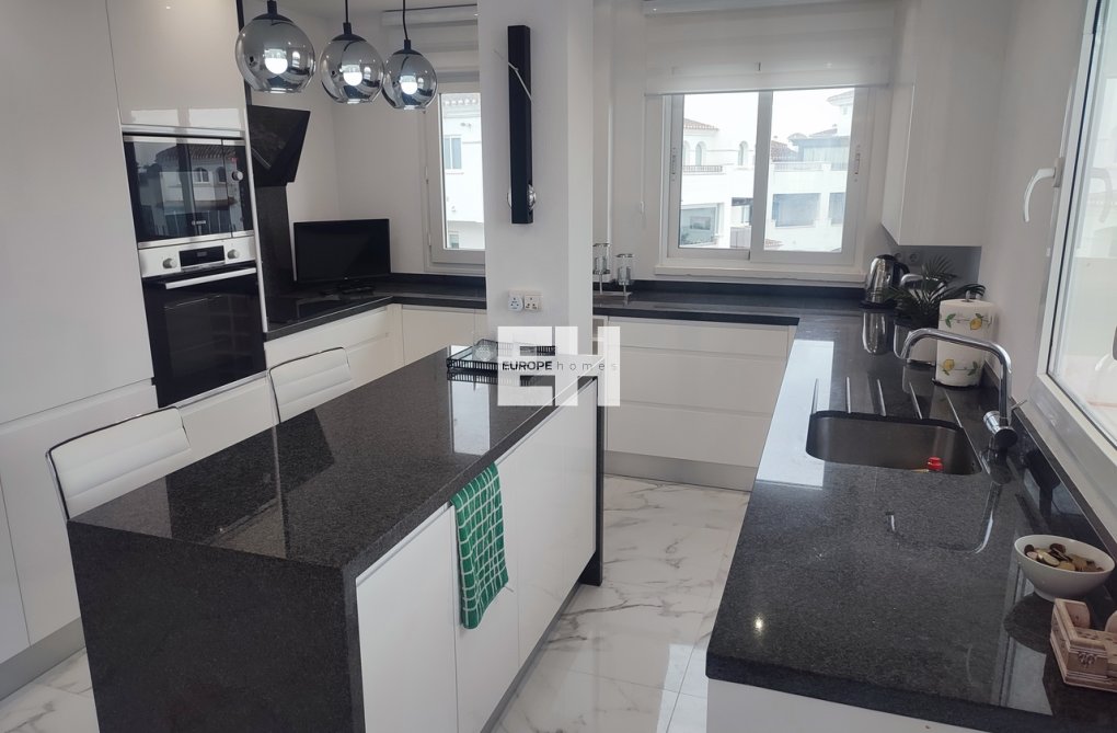 Resale - Apartment - Hacienda Riquelme Golf Resort - Inland