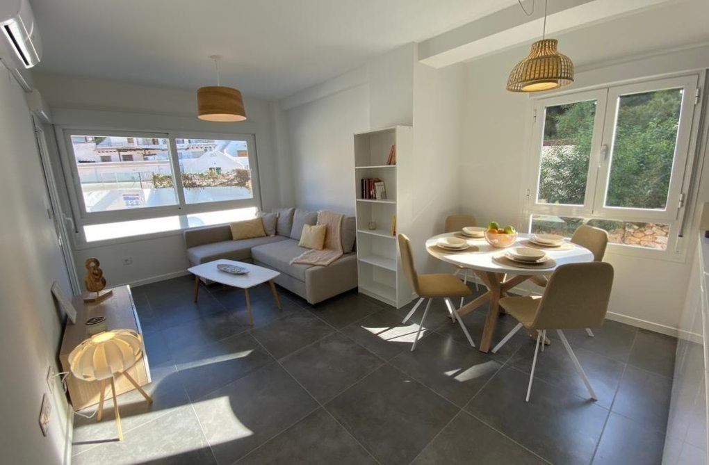 Resale - Apartment - Orihuela Costa - Campoamor