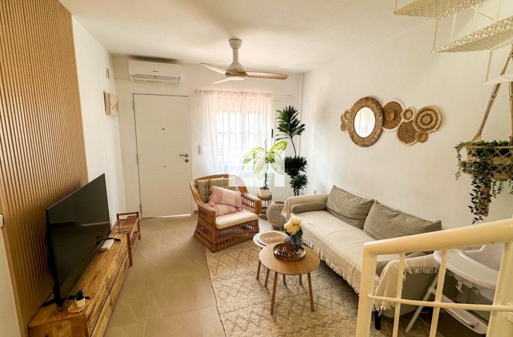 Resale - Apartment - Orihuela Costa - Costa Blanca