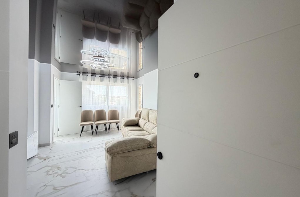 Resale - Apartment - Orihuela Costa - La Zenia