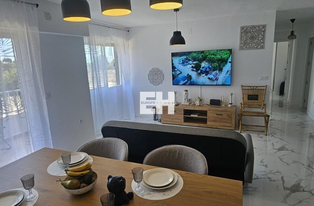 Resale - Apartment - Orihuela Costa - Punta Prima