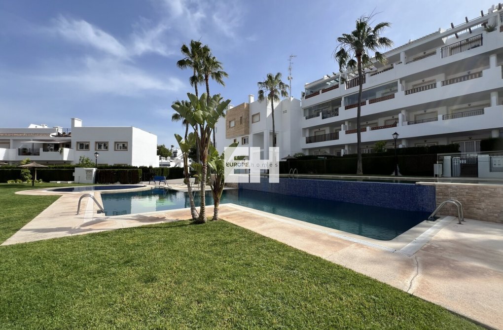 Resale - Apartment - Orihuela Costa - Villamartín