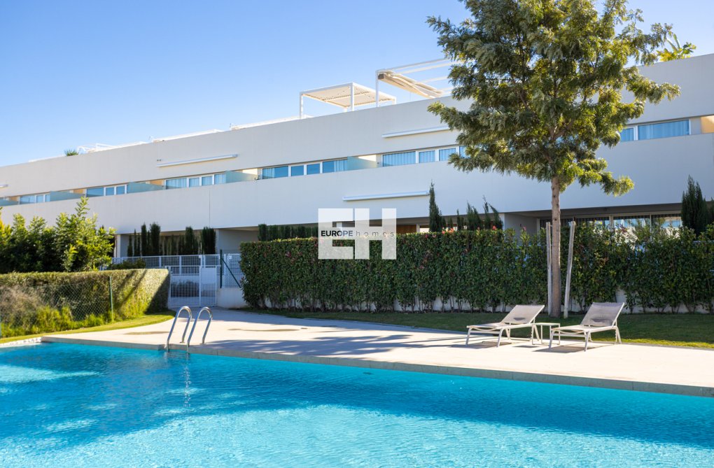 Resale - Apartment Penthouse - Torrevieja - Los Balcones 