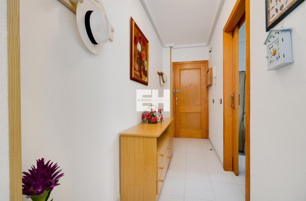 Resale - Apartment - Torrevieja - Acequion