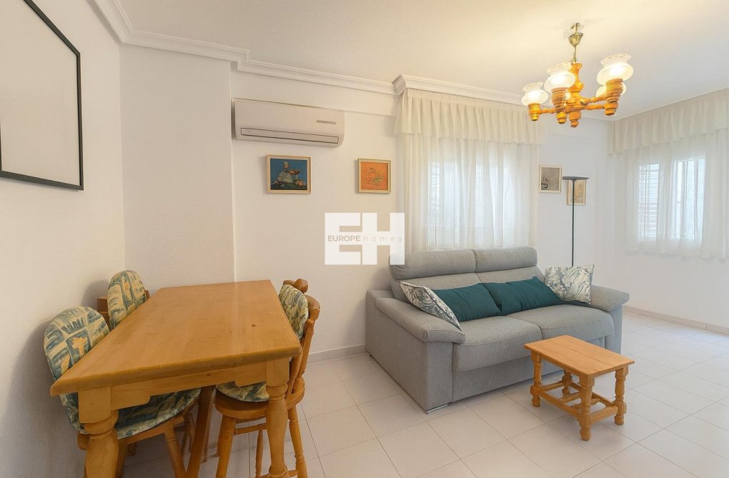 Resale - Apartment - Torrevieja - Acequion