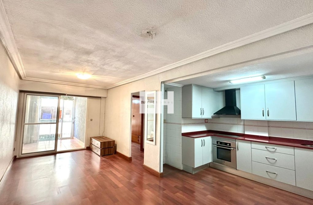 Resale - Apartment - Torrevieja - Acequion