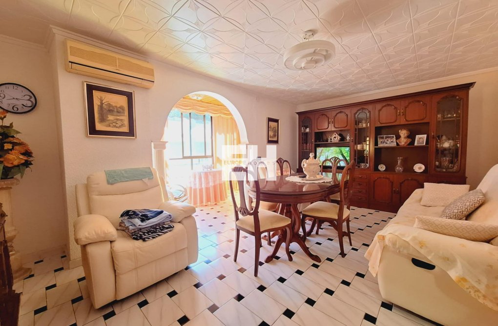 Resale - Apartment - Torrevieja - Acequion