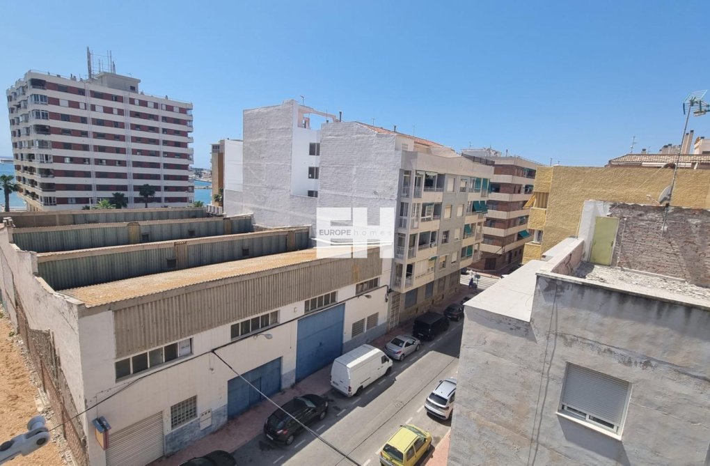 Resale - Apartment - Torrevieja - Acequion