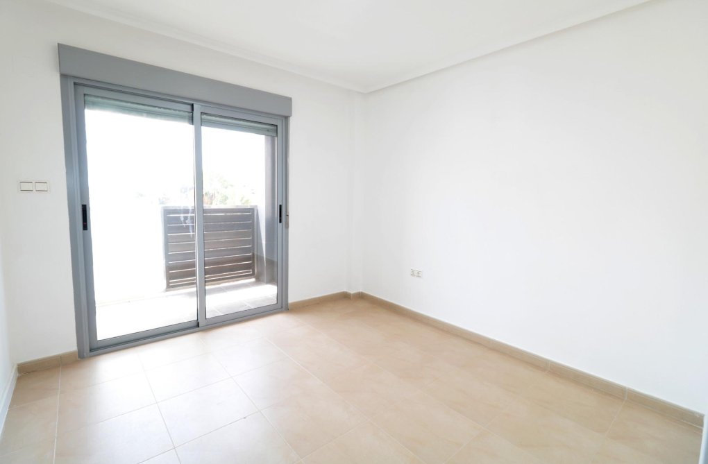 Resale - Apartment - Torrevieja - Acequion