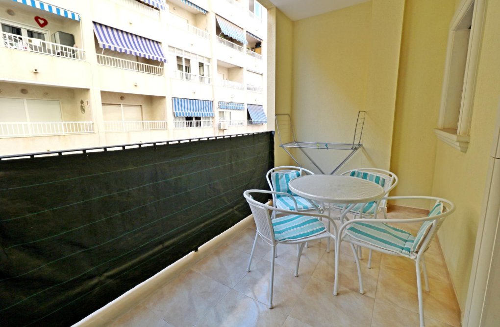 Resale - Apartment - Torrevieja - Acequion