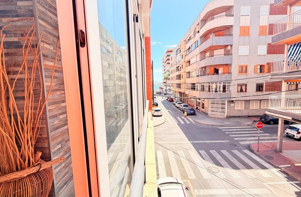 Resale - Apartment - Torrevieja - Acequion