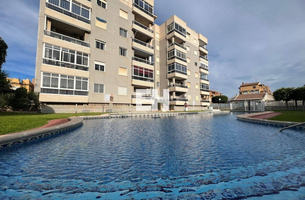 Resale - Apartment - Torrevieja - Aguas Nuevas