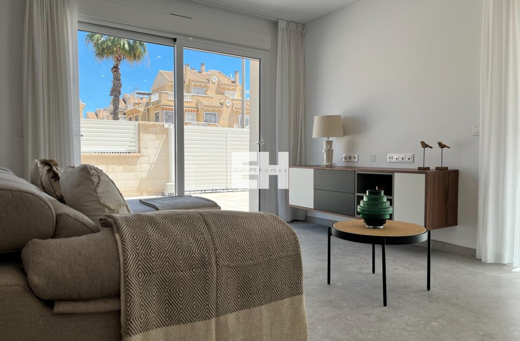 Resale - Apartment - Torrevieja - Aguas Nuevas