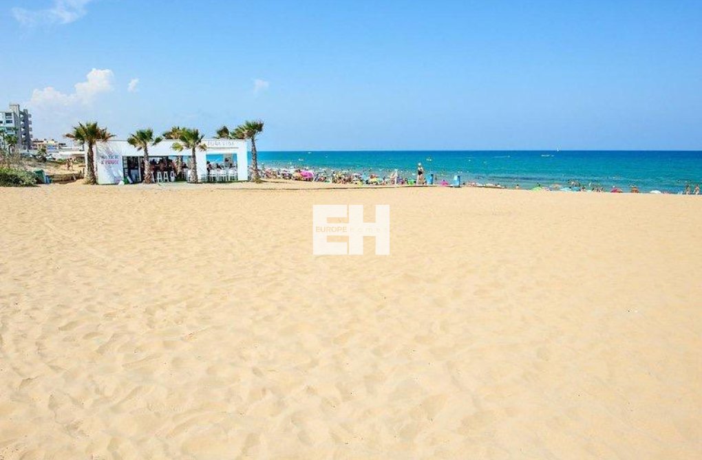 Resale - Apartment - Torrevieja - Cabo Cervera