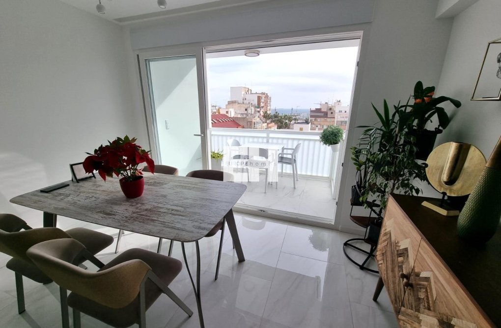 Resale - Apartment - Torrevieja - Centro