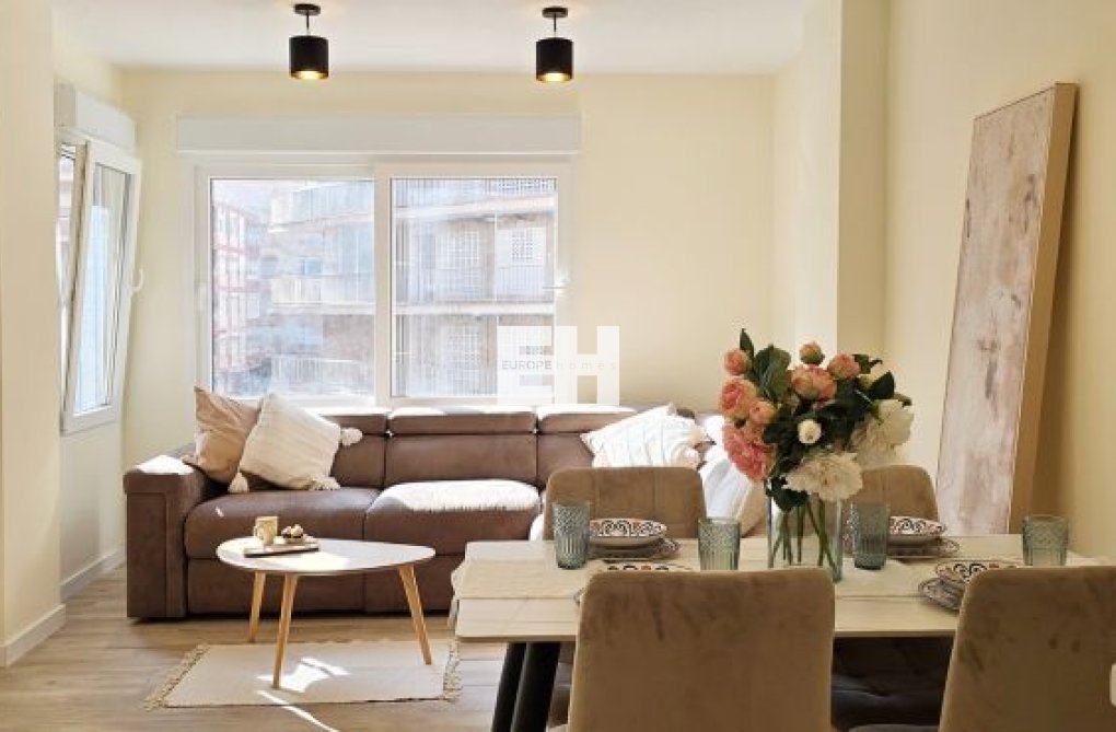 Resale - Apartment - Torrevieja - Centro