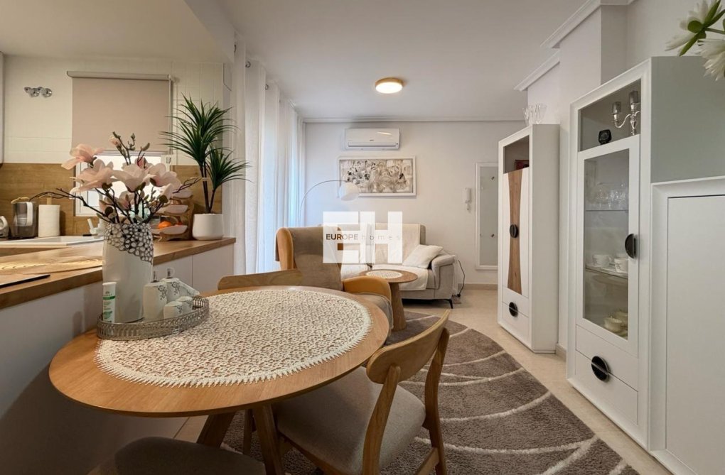 Resale - Apartment - Torrevieja - Centro