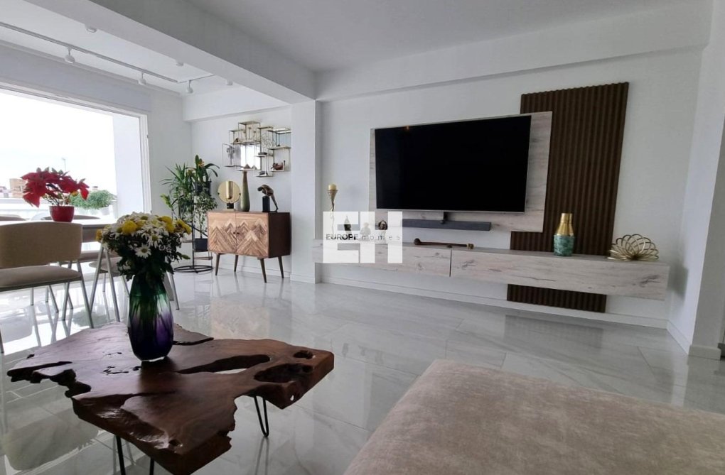 Resale - Apartment - Torrevieja - Centro