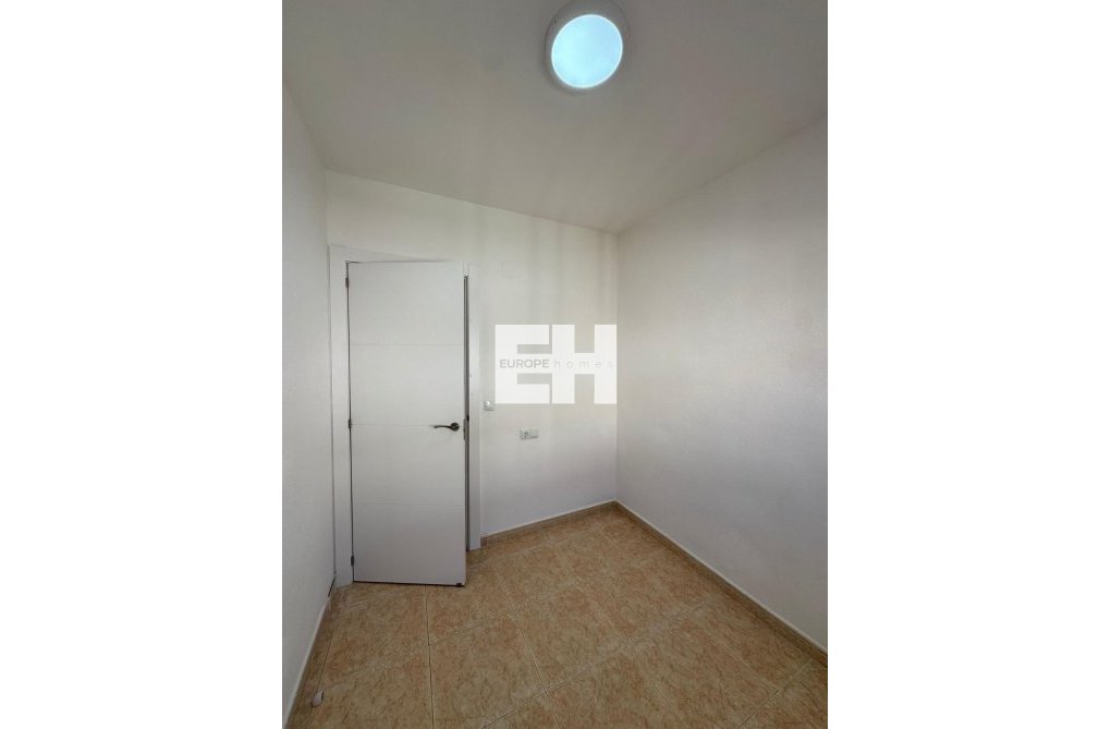 Resale - Apartment - Torrevieja - Centro