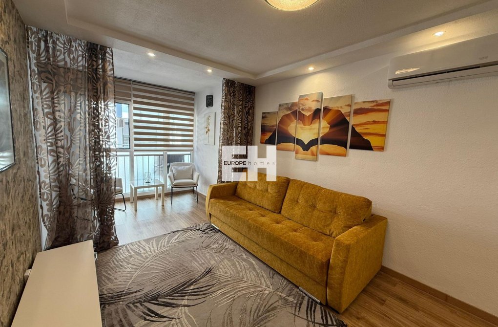 Resale - Apartment - Torrevieja - Centro