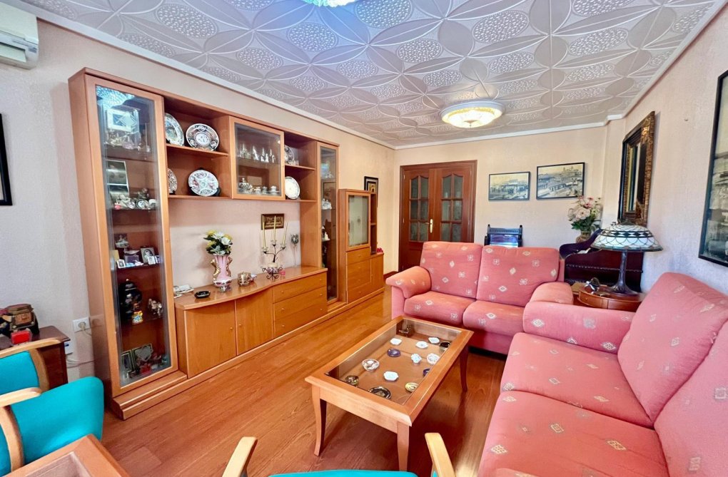 Resale - Apartment - Torrevieja - Centro