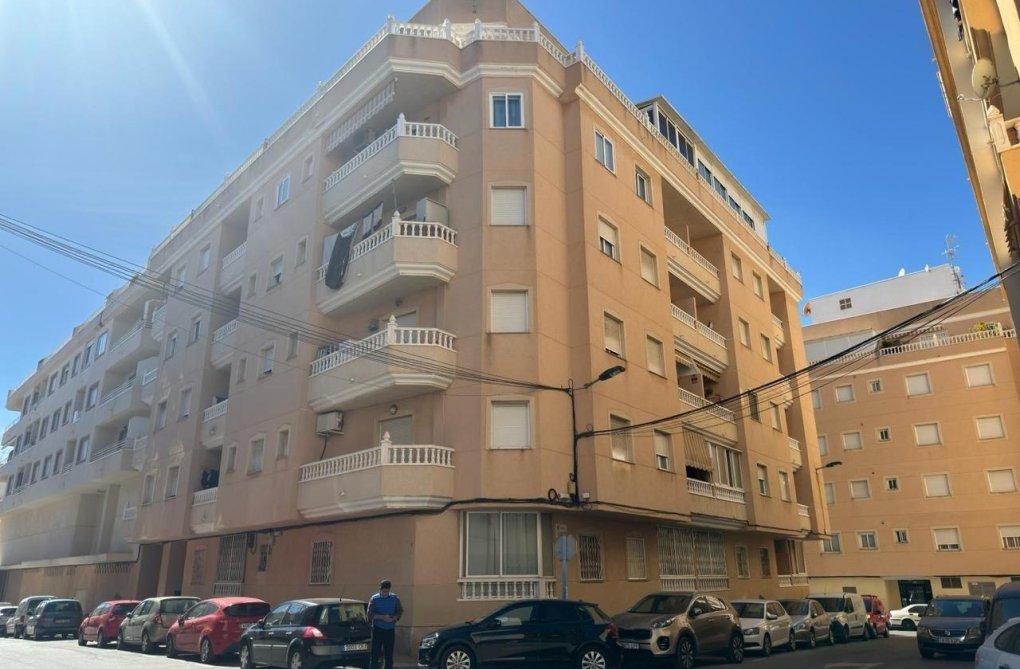 Resale - Apartment - Torrevieja - Centro