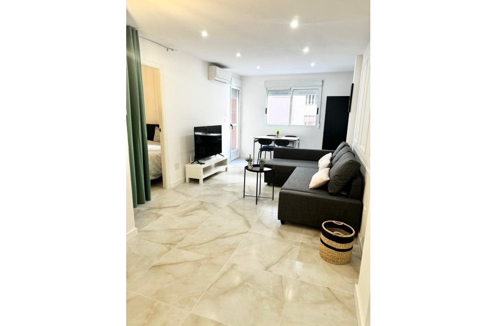 Resale - Apartment - Torrevieja - Centro
