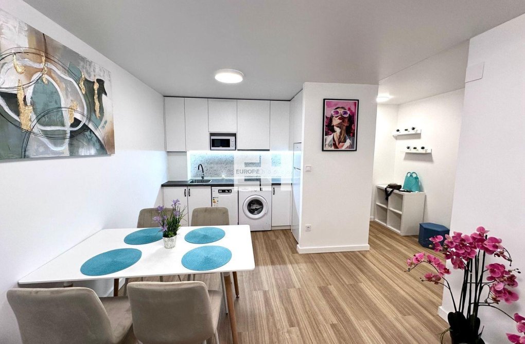 Resale - Apartment - Torrevieja - Estacion De Autobuses