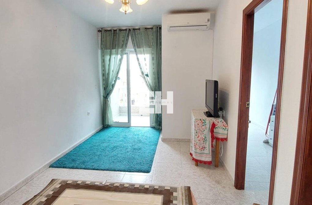 Resale - Apartment - Torrevieja - Estacion De Autobuses