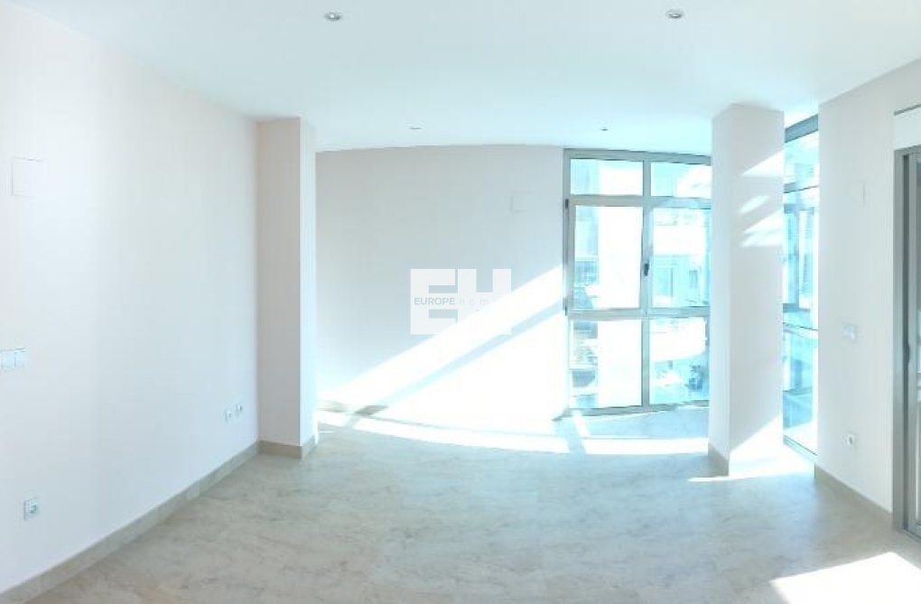 Resale - Apartment - Torrevieja - Estacion De Autobuses