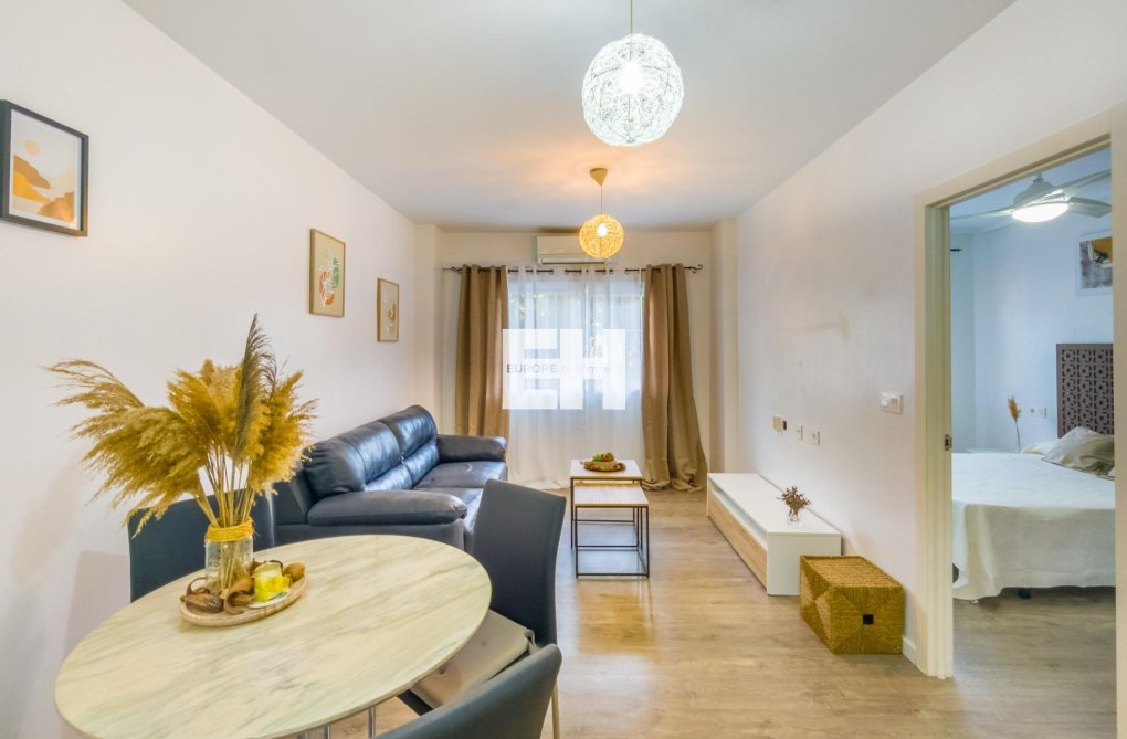 Resale - Apartment - Torrevieja - Estacion De Autobuses