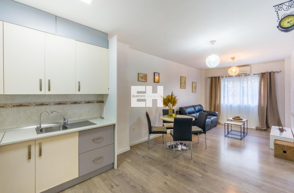 Resale - Apartment - Torrevieja - Estacion De Autobuses