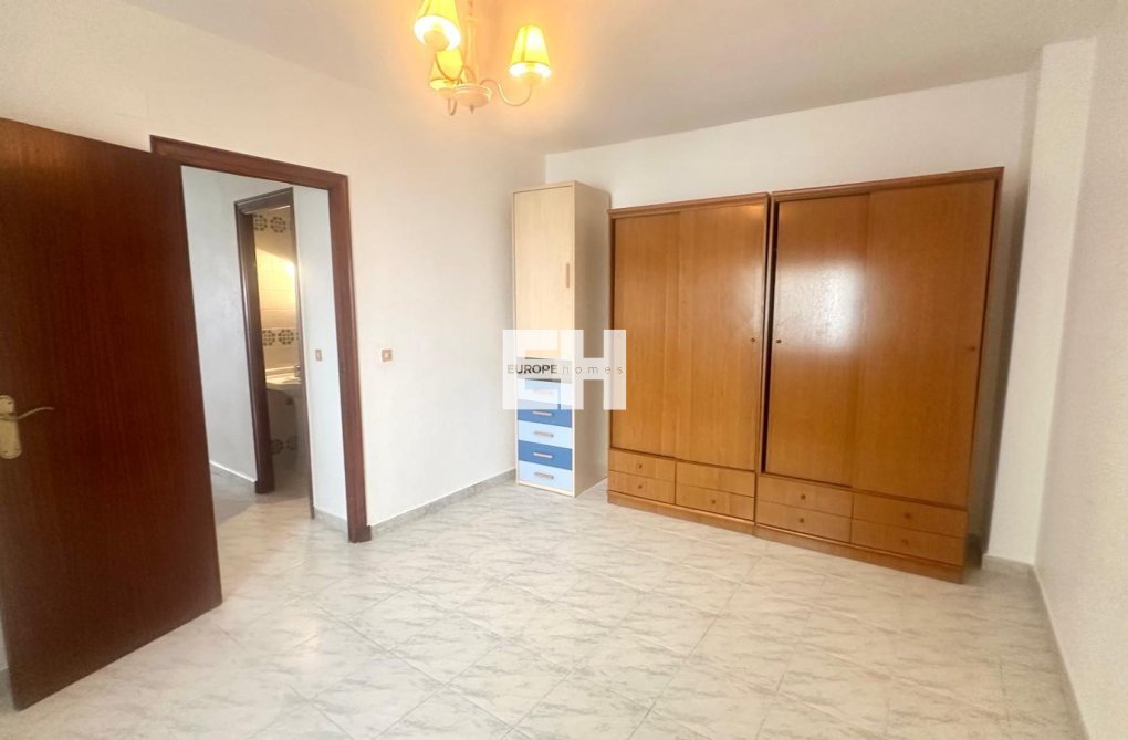Resale - Apartment - Torrevieja - Estacion De Autobuses