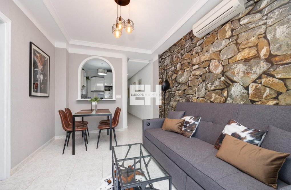 Resale - Apartment - Torrevieja - Estacion De Autobuses