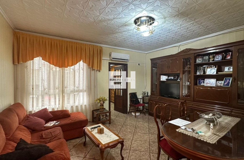 Resale - Apartment - Torrevieja - Estacion De Autobuses