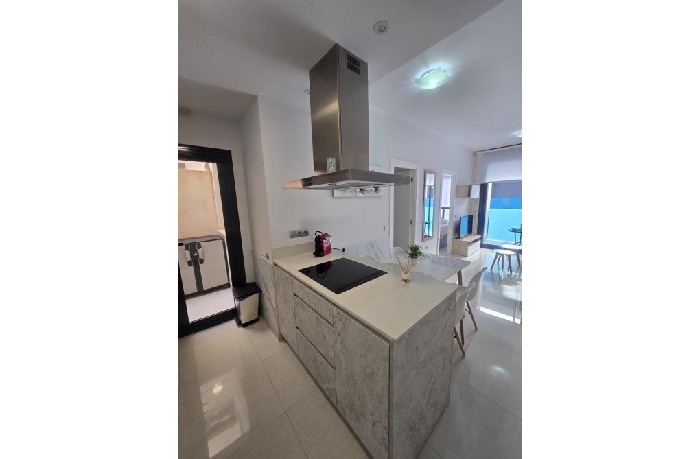 Resale - Apartment - Torrevieja - Estacion De Autobuses