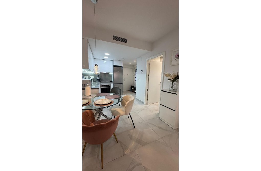 Resale - Apartment - Torrevieja - Estacion De Autobuses