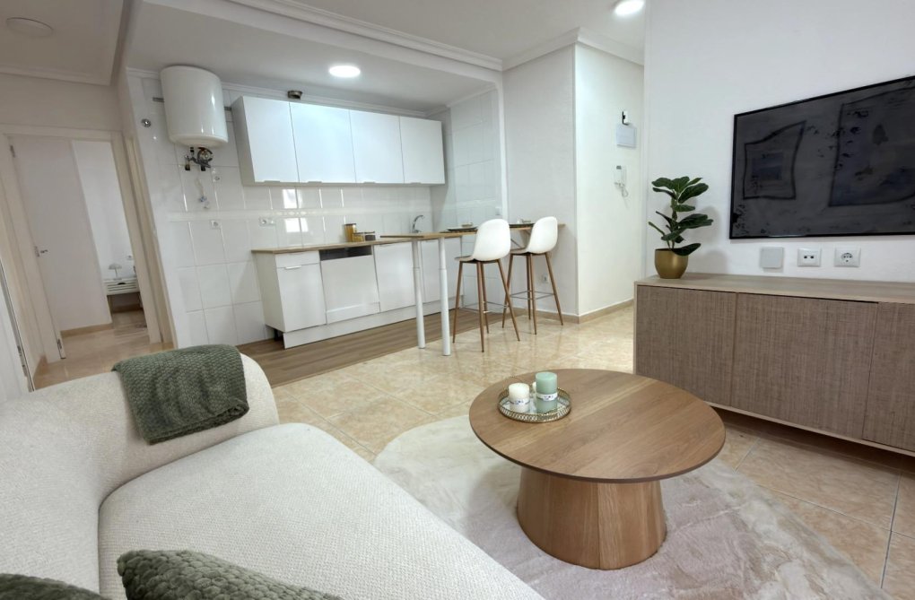 Resale - Apartment - Torrevieja - Habaneras