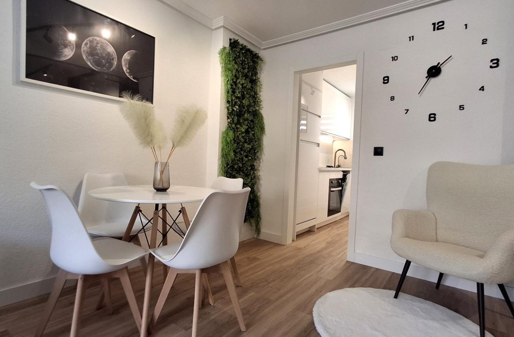 Resale - Apartment - Torrevieja - Habaneras