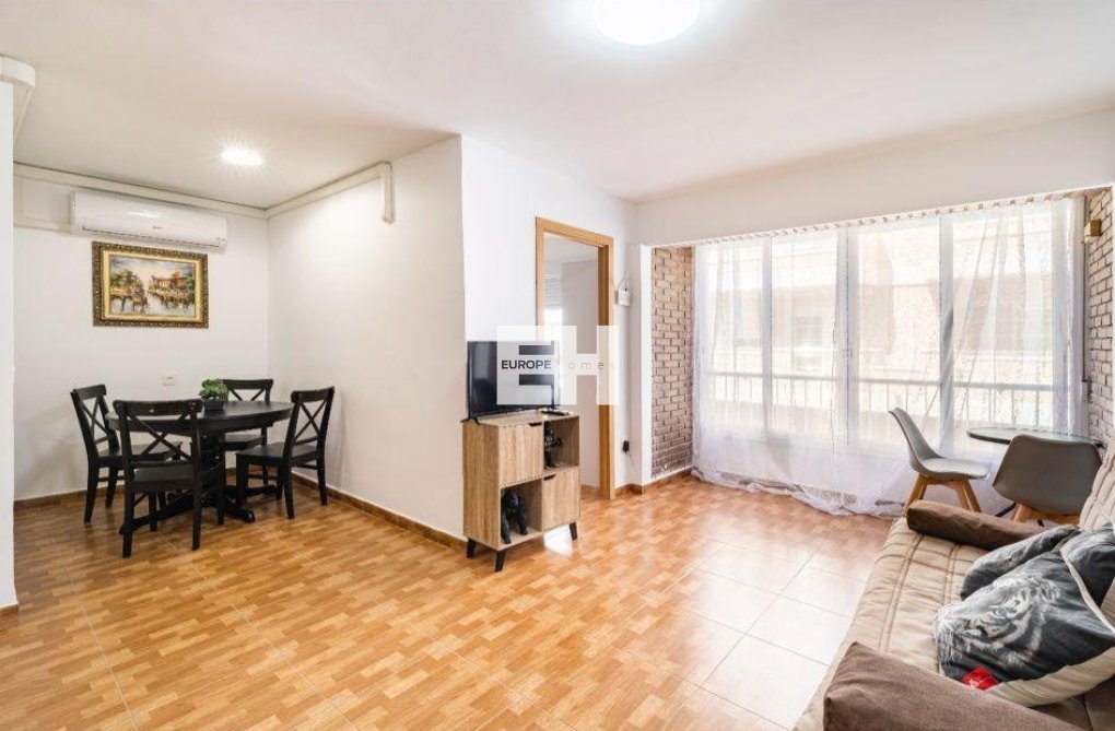 Resale - Apartment - Torrevieja - La Mata Pueblo