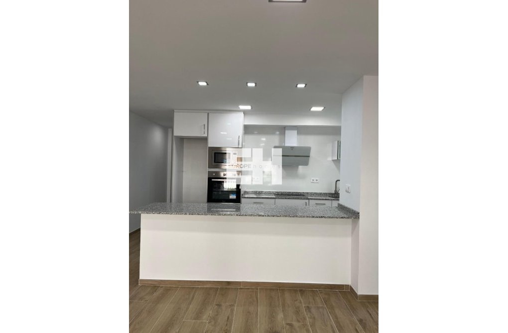 Resale - Apartment - Torrevieja - La Mata