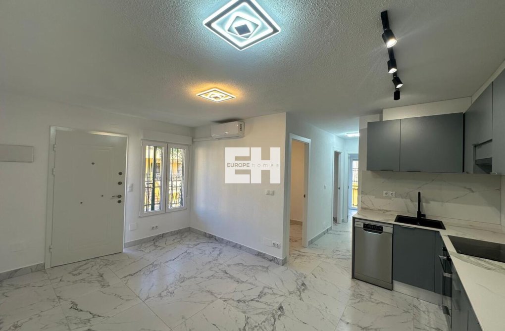 Resale - Apartment - Torrevieja - La Veleta